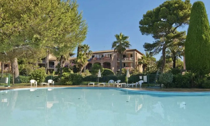 Giens Apartment | Superb apartment 50m from the beach