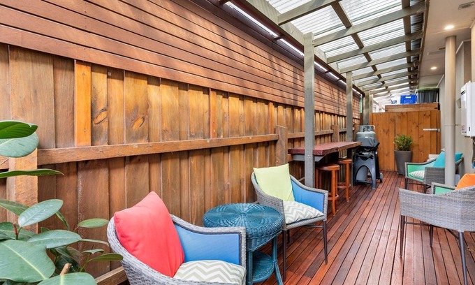 Torquay Apartment | Superb Esplanade Beach House 8