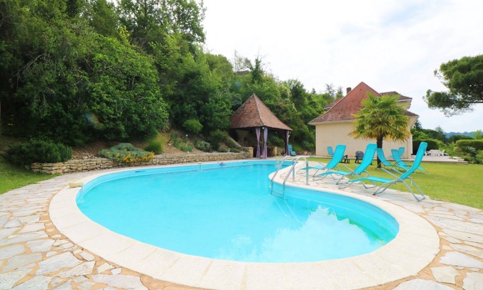 La Fagette House | SUPERB HOLIDAY HOUSE WITH PRIVATE POOL, 800M FROM SHOPS AND RESTAURANTS