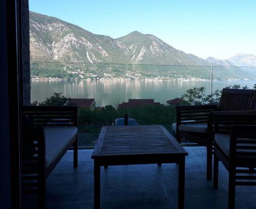 Ljuta Apartment | Superb one bedroom apartment with sea view
