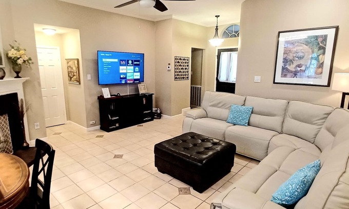 Block House Creek House | Superb,Pet friendly. Big Backyard on Greenbelt. HEB Center. ATX Kalahari,183