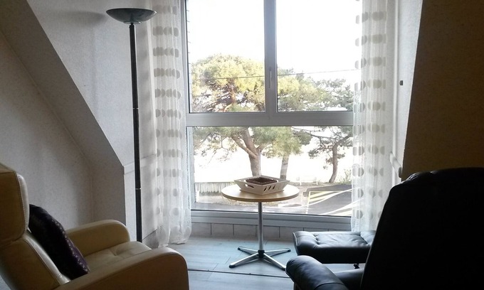 La Trinite-sur-Mer Apartment | Superb sea-view apartment facing the island of Stuhan