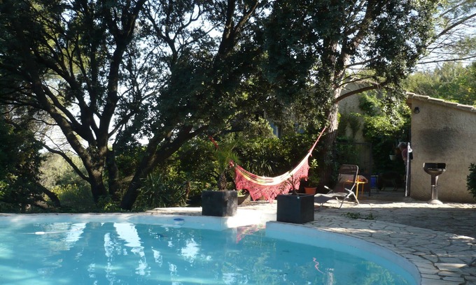 Morieres-les-Avignon House | Superb single house on a hill facing the Palais des Papes