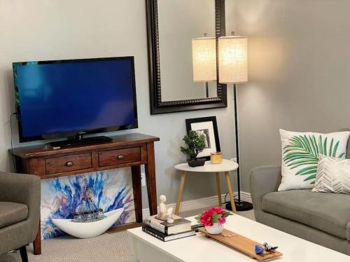 Corktown Apartment | Superb Spacious Loft Old Toronto near Distillery District