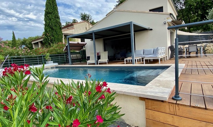 Saint-Martin-d'Ardeche Villa | Superb villa, very comfortable. 5 stars. Air conditioning, swimming pool, Jacuzzi and sauna.