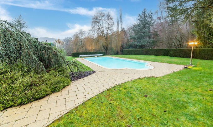 Jupille Other | Superb vacation home with private pool