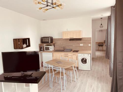 Lignieres-de-Touraine Apartment | Superbe appartement à la croisée des 4 Châteaux