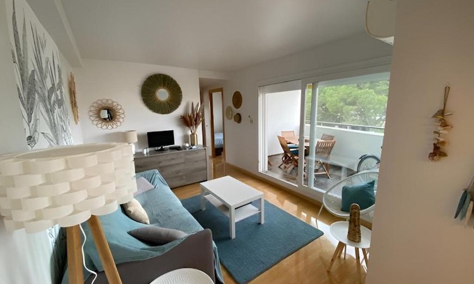 Santa Margarida Apartment | Superbe appartement rénové, résidence avec piscine