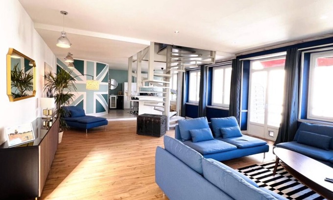 Lons-le-Saunier Apartment | Superbe Loft 160 m2, Pièce de vie 80 m2 Avec 3 Chambres et 2 Salles de Bain