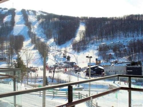 Bromont Apartment | Superbe ski-in ski-out condo
