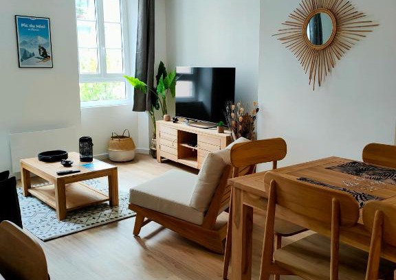 Bagneres-de-Bigorre Apartment | Superbe T2 Aux Pieds des Cimes, lumineux, calme, classé 4 étoiles