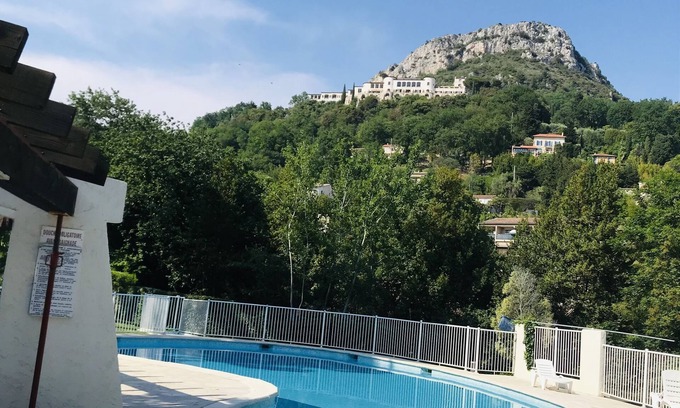 Vence Apartment | Superbe T3, Ensoleillé, Piscine, Jardin, Centre-ville 7 min à Pied