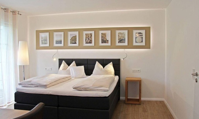 Brauneberg Apartment | Superior double room with balcony Rate 1 night - Weingut Gehlen-Cornelius