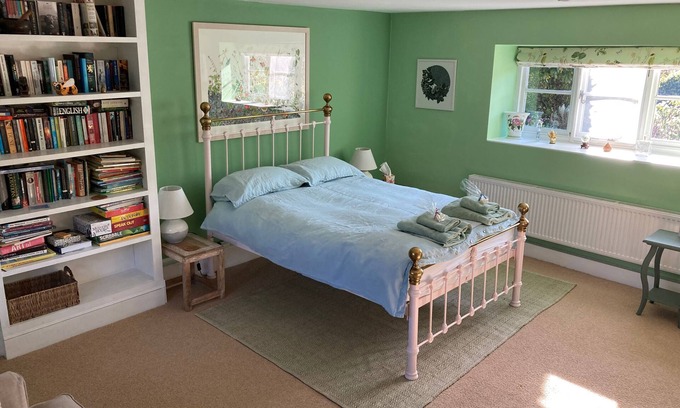 Cricket Malherbie Bed & Breakfast | Superior Double with with ensuite - The Green Room