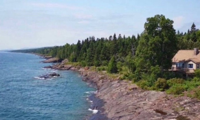 Lutsen Cabin | Superior Solitude Private and Charming Cabin on Lake Superior