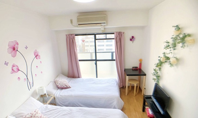 Shinsekai Apartment | Superior Studio West 24 people room 16 rooms in - HOTTEL Aaron Tongtianxi 702 / Osaka Ōsaka