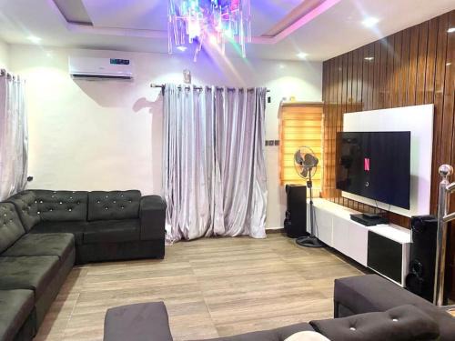 Alimosho Apartment | Supreme 3-BED-Duplex With 24HRS PWR & FREE Wi-Fi