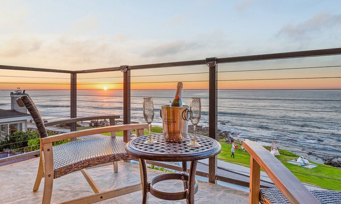 Village of La Jolla Condo | Sur La Mer, beachfront, tidal pools!