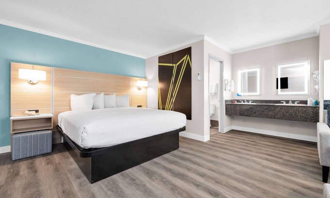 Cow Hollow Hotel | SureStay by Best Western San Francisco Marina District