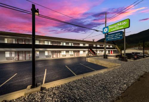 Rossland Hotel | SureStay Hotel by Best Western Rossland Red Mountain