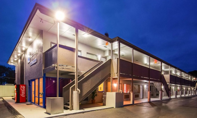 Findlay Hotel | SureStay Hotel by Best Western Findlay