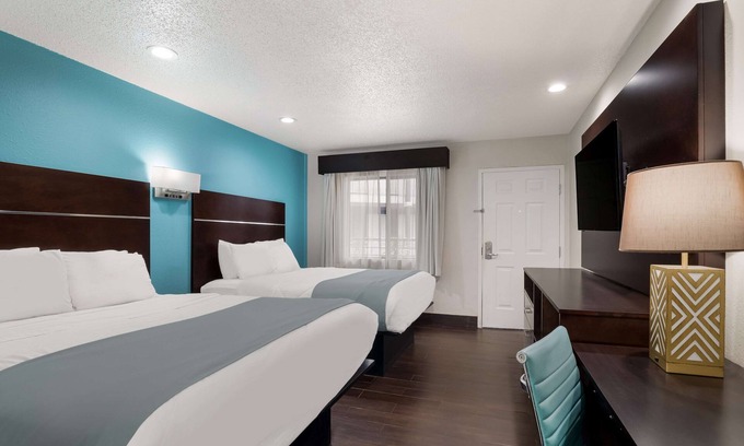 Bonanza Hotel | SureStay Hotel by Best Western Laredo