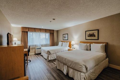 Coquitlam Hotel | SureStay Plus by Best Western Coquitlam