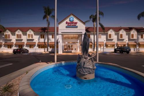 Upland Hotel | SureStay Plus Hotel by Best Western Upland - Ontario North