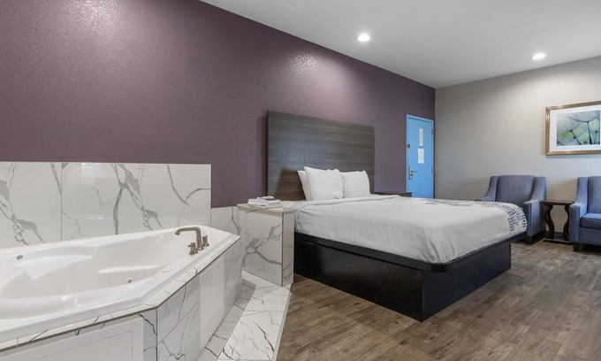 Ada Hotel | SureStay Plus Hotel by Best Western Ada
