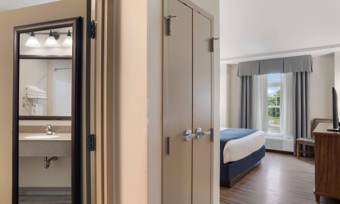 Elizabethtown Hotel | SureStay Plus Hotel by Best Western Elizabethtown Hershey