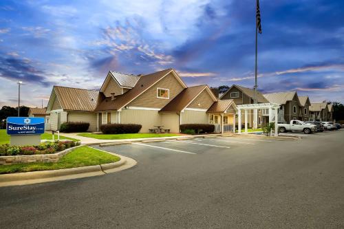 Ferry Pass Hotel | SureStay Studio by Best Western Pensacola
