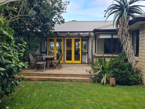 Mount Maunganui House | Surf and Sun Retreat - Mt Maunganui Holiday Home