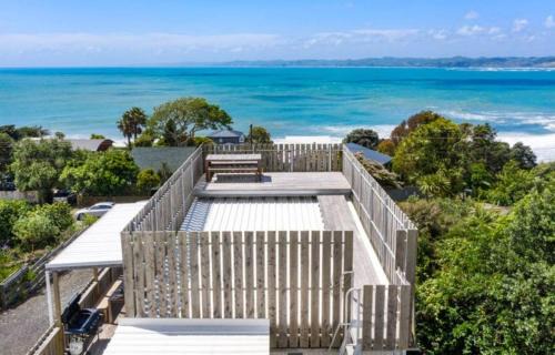 Raglan House | Surf fortress