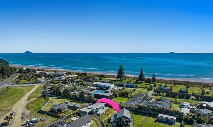 Waiotahi House | Surf n Sand n Summer Vibes