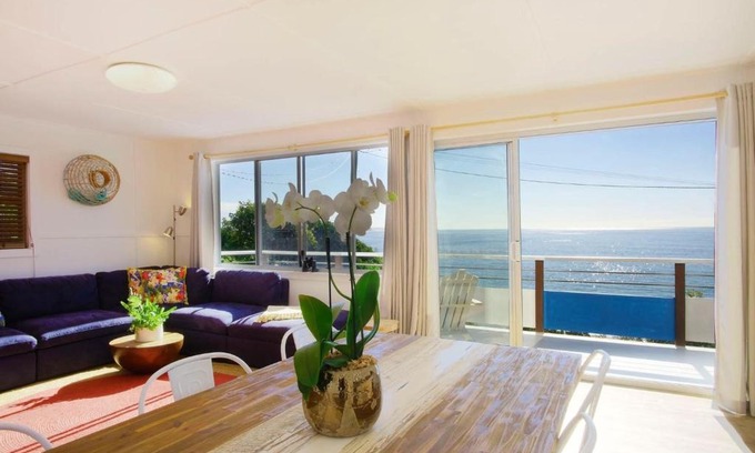 Seal Rocks House | Surf Shack at Boat Beach