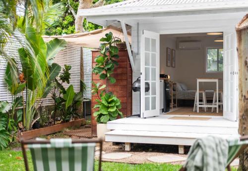Wooloweyah House | Surf Shack Bungalow - Oceanstays