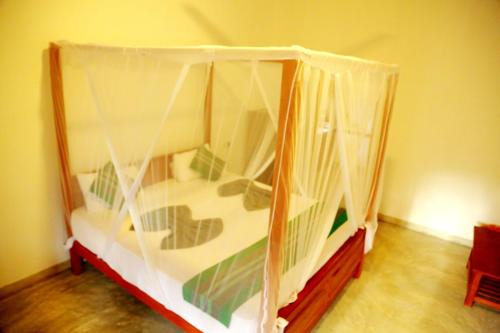 Nilwella Cabin | Surf Side Hiriketiya