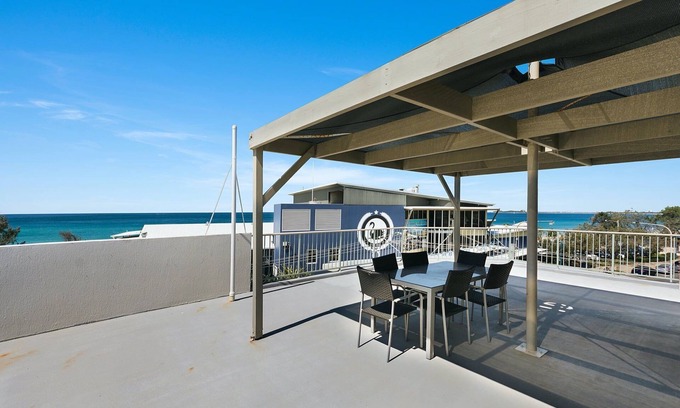Maroochydore Apartment | Surfcomber 2 Bedroom Rooftop Apartment