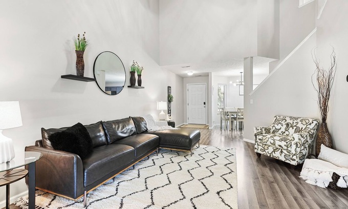 Lincoln House | Surfside Villa by Capitol Beach with Pool!