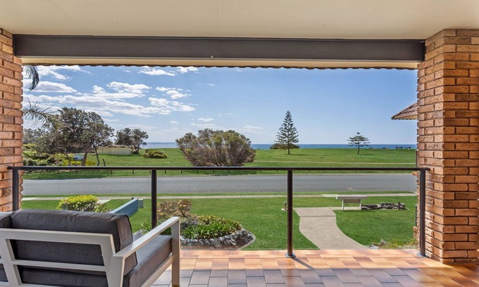 Forster Apartment | Surfspray 4 - Pebbly Beach