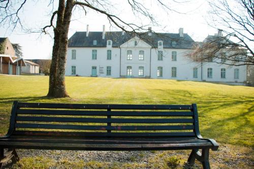Saint-Jean-de-Boiseau Hotel | Surprenantes - Château du Pé