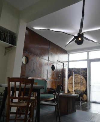 Dobree-Bon Port Apartment | SURPRENANTES - Hôtel Inattendu
