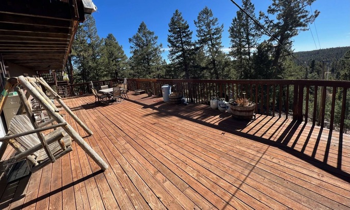Green Valley House | Surround yourself with fresh mountain air while deer graze in your front yard!
