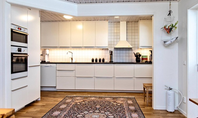 Nassjo House | Surrounded by lakes, this large holiday home promises you maximum relaxation!