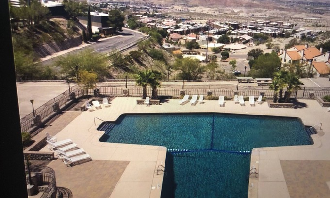 El Paso Condo | surrounded by spectacular views