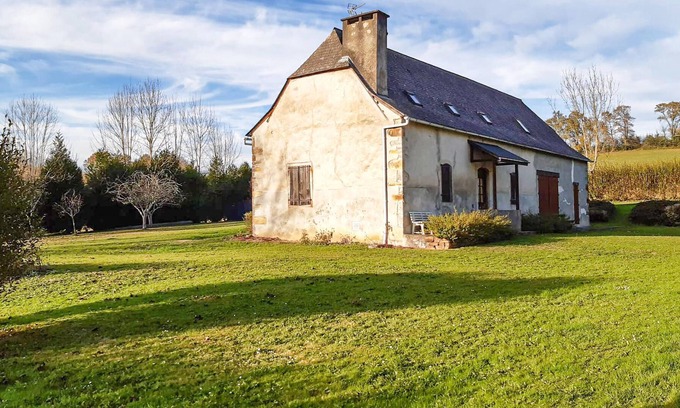 Asson House | Surrounded by the beautiful mountain scenery of the Pyrenees, this charming stone house welcomes you