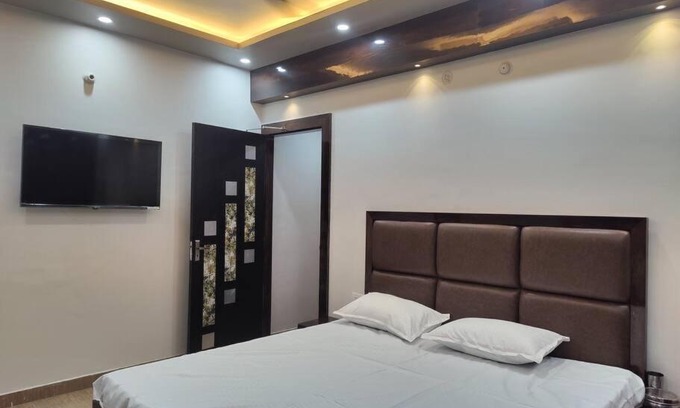 Mahmoorganj Apartment | Surya Niwesh 103