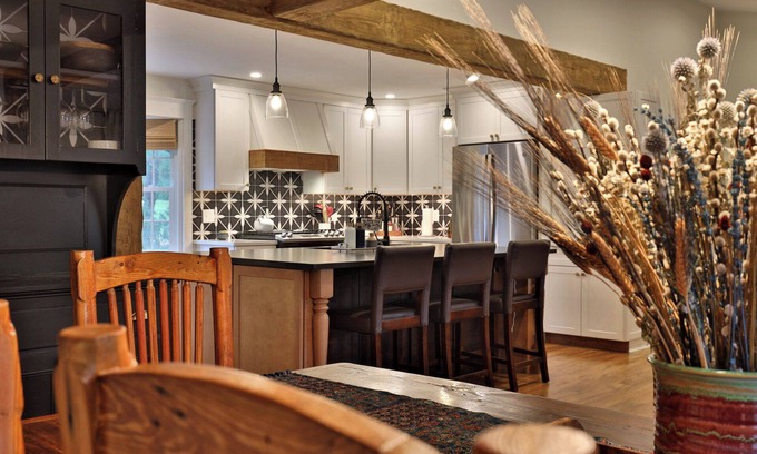 East Haven  Rutland County House | Susan Lane Hideaway: 4BR/3.5BA Renovated Home. Close to skiing and town.