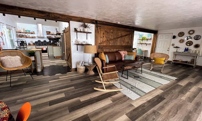 Port Orange House | Sustainable & Cozy Waterfront Getaway- relax, fish & kayak on Rose Bay!