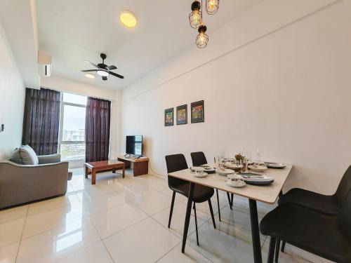 Kampung Sembulan Baru Apartment | Sutera Avenue Rooftop Infinity Pool KK Infini Stay